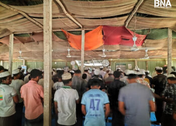 Rohingya Refugees Observe Ramadan with Prayers and Iftar in Bangladesh’s Camps