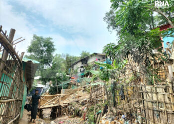 Overnight Rain Damages Shelters in Rohingya Refugee Camps, Raising Fears of Landslides