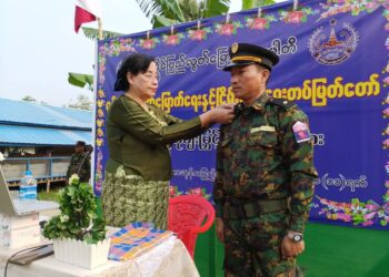 (ဓာတ်ပုံ - စောမြရာဇာလင်းခေါင်းဆော င်နေတဲ့စစ်တွေအခြေစိုက်အဖွဲ့ / ALPR)