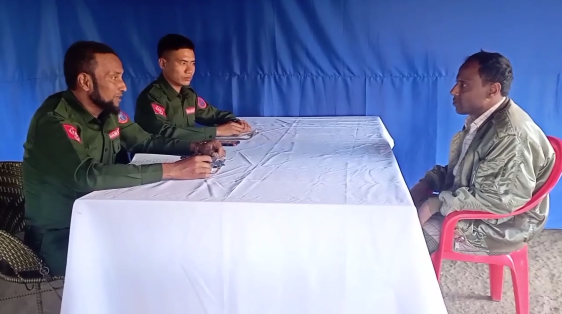 (ဓာတ်ပုံ - အာရက္ခတပ်တော်မှအမှုစစ် ဆေးနေပုံကို ၂၀၂၂ ခုနှစ်ကတွေ့ရပုံ / AA)