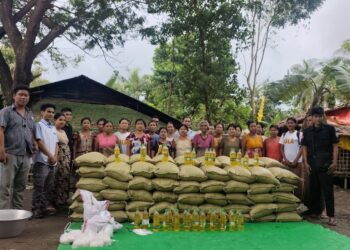 Arakha Government Provides Food Aid to More Than 300 Displaced People in Mrauk-U